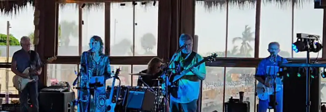Video still from Under the Blue Lights (scene)